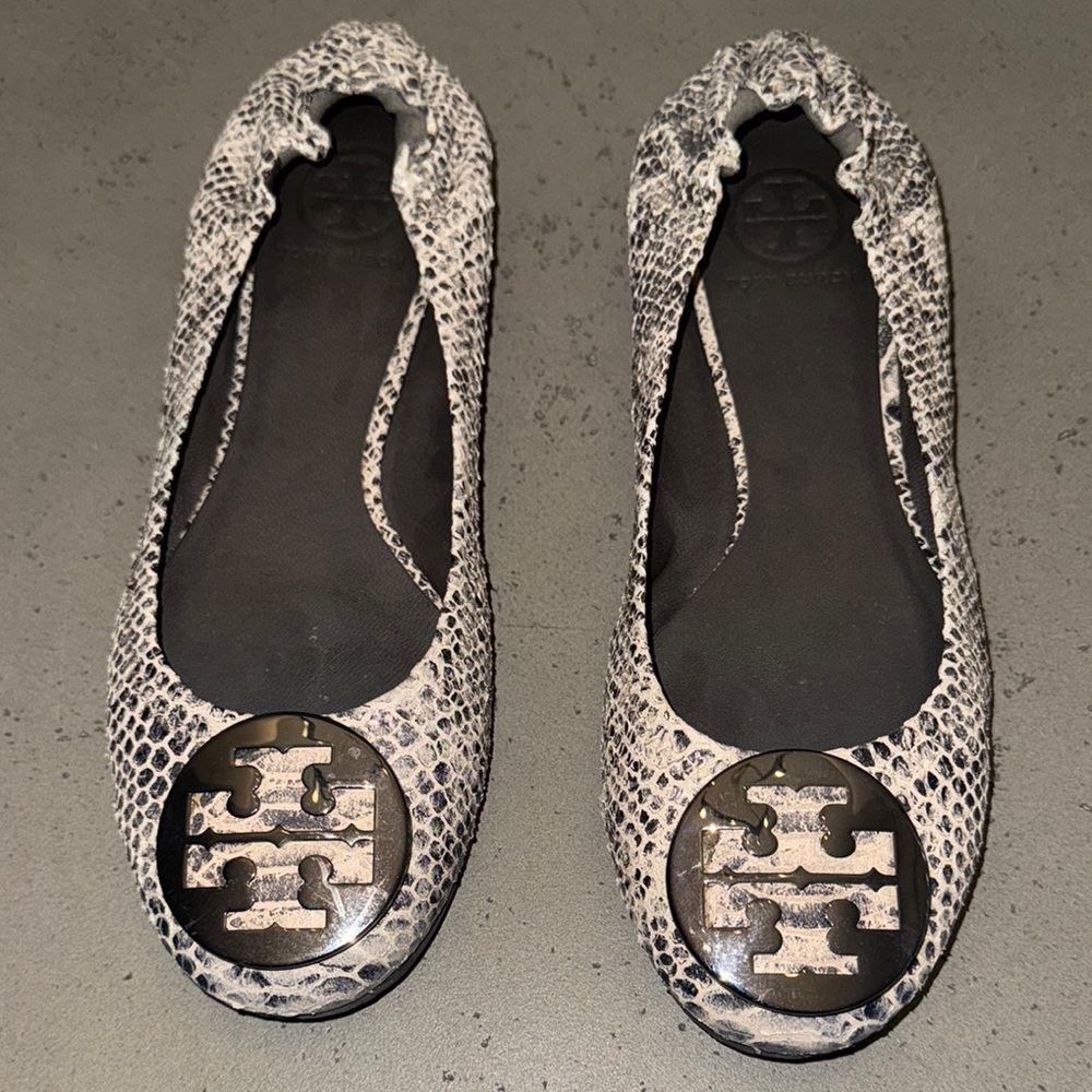 Tory Burch Black and Gray Snakeskin Flats Sz 8 1/2